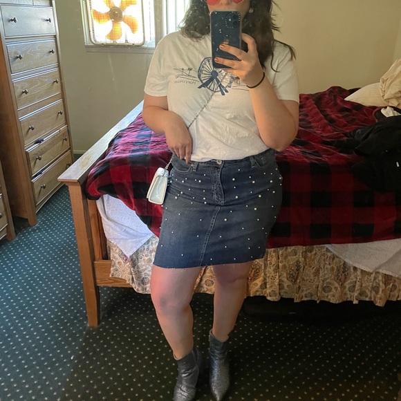 Denim frayed hem skirt with pearl beading - Picture 5 of 5